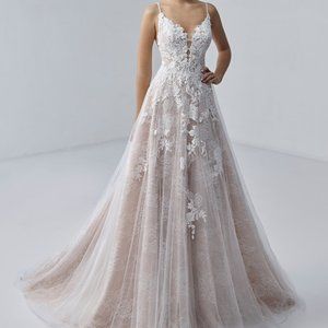 Elysee Chloe Wedding dress Size 8